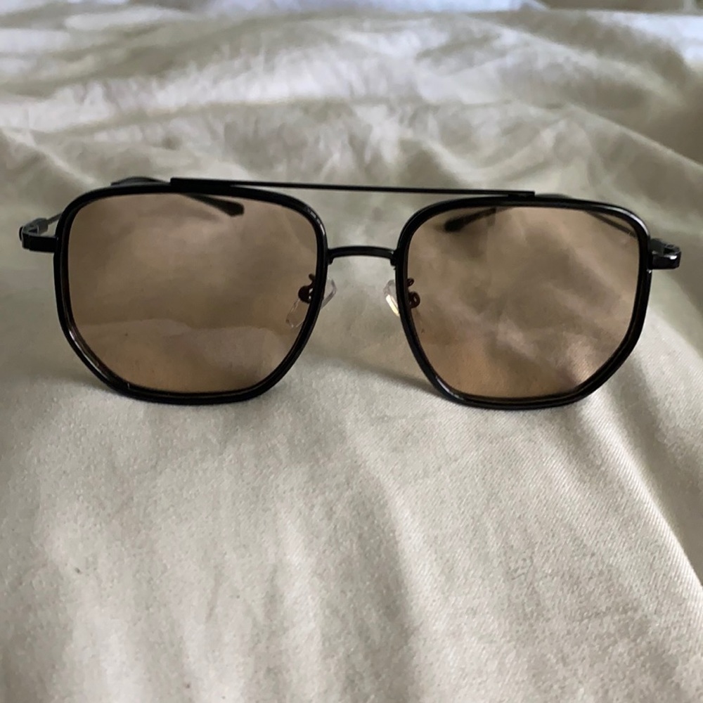 Large aviator sunglasses